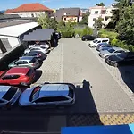 Garni S.o.g.* * * Trenčín