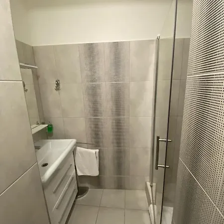 Garni S.o.g.* * * 3*