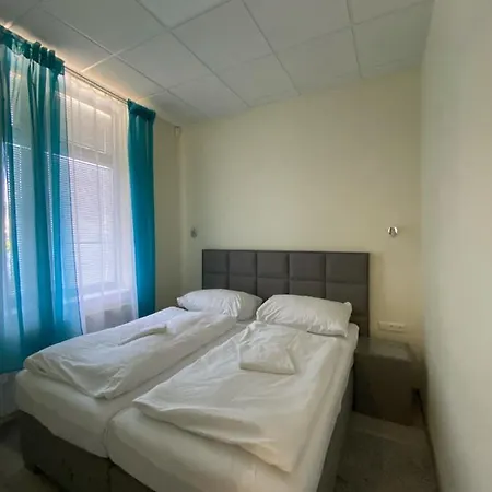 Garni S.o.g.* * * 3*