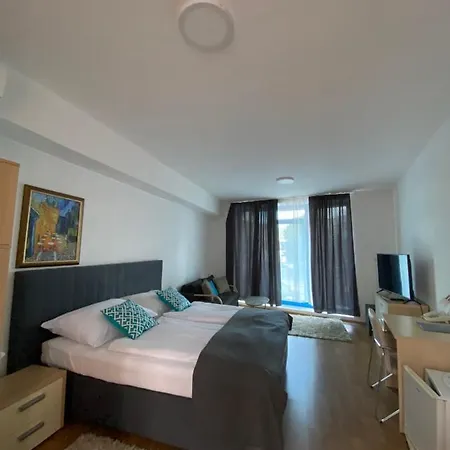 Garni S.o.g.* * * Trencin