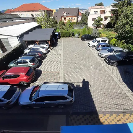 Garni S.o.g.* * * Trenčín