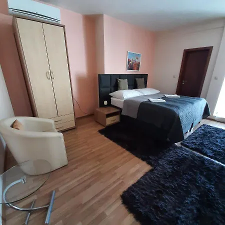 Hotel Garni S.o.g.* * *