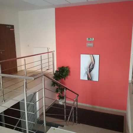 Garni S.o.g.* * * Trenčín