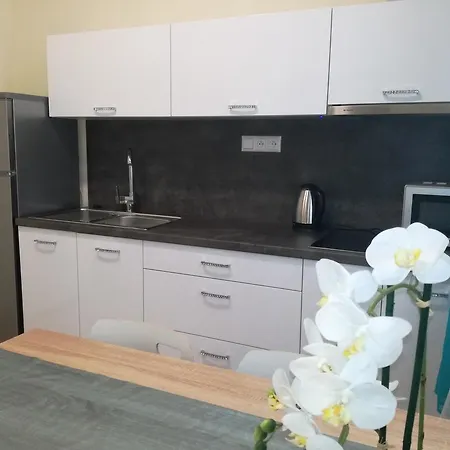 Garni S.o.g.* * * Trenčín